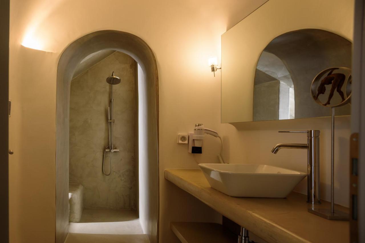 Oia Treasures Art Suites Экстерьер фото